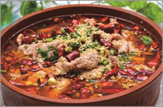 Porc cu varza si ardei iute