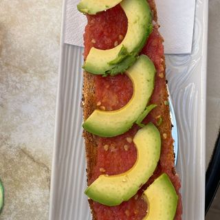 Tostada de aguacate 