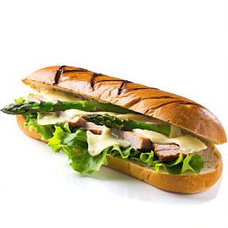 Bocadillo De Lomo, Queso, Lechuga Y Espárragos