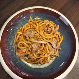 145.Yaki udon con manzo