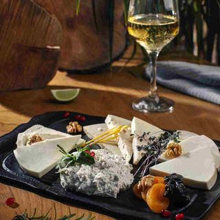 ქართული ყველის ასორტი