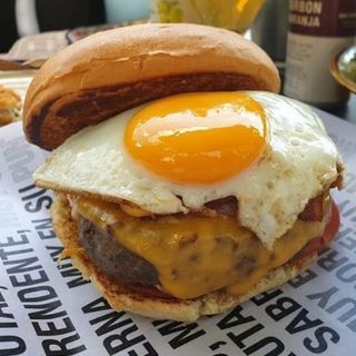 Hamburguesa Con Huevo Y Queso