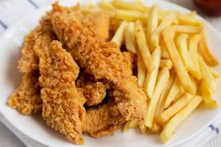 CHICKEN STRIPS WITH FRIES