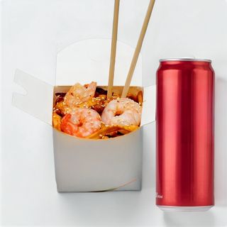 ნუდელსი კრევეტებით + 1X კოკა-კოლა კლასიკი ქილის - 0,33ლ