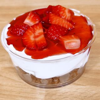 Coppa gelato cheesecake alla fragola 