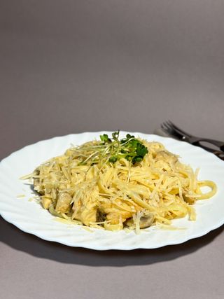 Паста з куркою і грибами (300 гр)