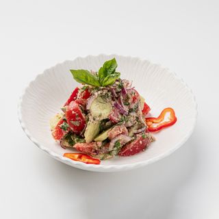 Салат по-грузински с орехами