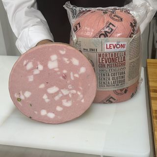 Mortadella con pistacho 