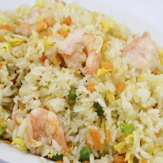 Arroz frito con gambas