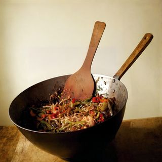 Fideos De Arroz Tostado Con Pollo