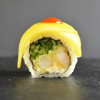 Uramaki mango krewetka