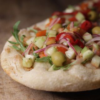 Pinsa Pipirrana  (20 Cm. x 38 Cm.)