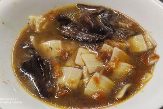 Zupa grzybowa z łazankami