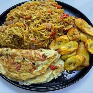Veggies indomie, Plaintain and fried egg