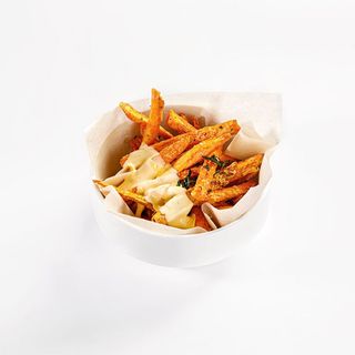 Батат фрі із сирним соусом (150g)