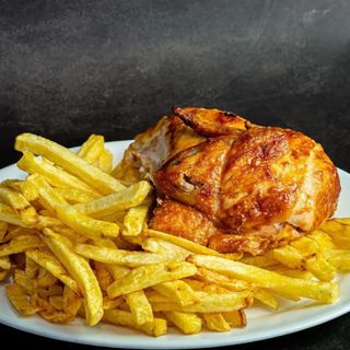 1/2 Pollo asado con patatas fritas