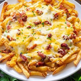 Patatas bacon cheese fríes 