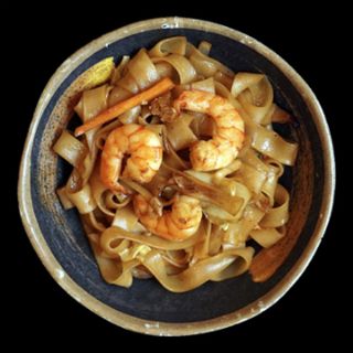 35. Yakikomemen Con Gambas (Ración)