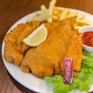 Combinado Escalope De Cerdo Crujiente Con Papas + Bebida (330ml.)