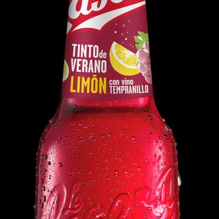 Tinto de Verano con limón La Casera