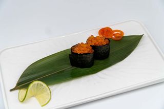 59. Gunkan salmone ikura