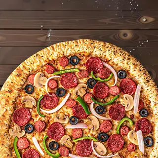 Chickaroni Royale Pizza