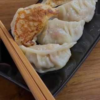 35. Gyoza alla piastra 4pz
