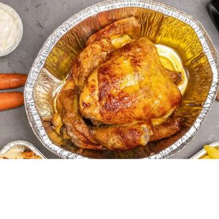 Pollo A L`Ast Entero (1 Ud.) Con Patatas Y Coca-Cola Sabor Botella 2L.