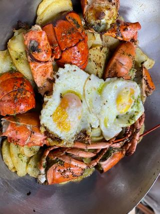 Huevos Rotos, patatas y torreznos