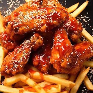 CHICKEN KOREAN WINGS 8 PCS WITH FRENCH FRIES IN KOREAN SAUCE