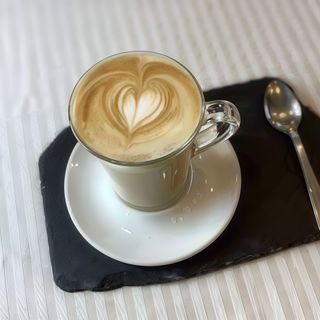 Latte macchiato decaffeinato