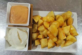 Patatas bravas
