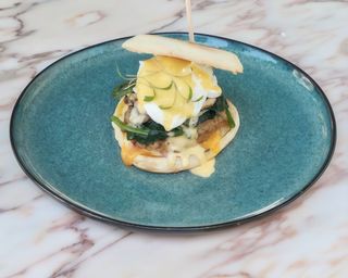 Hamburguer Benedict