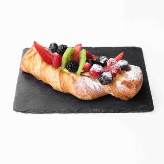 Treccia crema e frutti di bosco