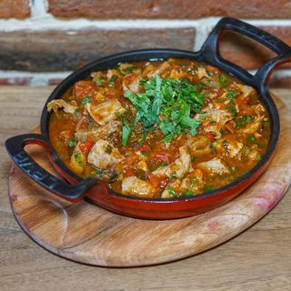 ხბოს ხორცი პომიდვრის სოუსით