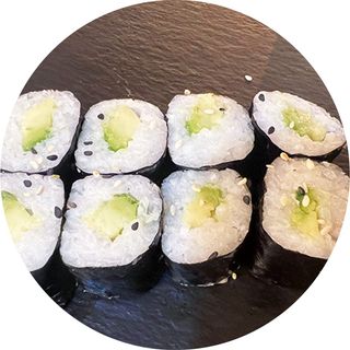 90. Mini Rollo Con Aguacate (8 Uds.)