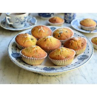 A Pair Of Queen Cakes