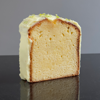 Bizcocho de Yuzu, limón y chocolate blanco 