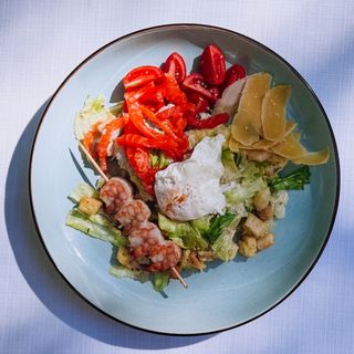 Салат Цезар з лососем та креветками (350г)