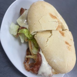 Mollete Bacon Completo con Mayonesa