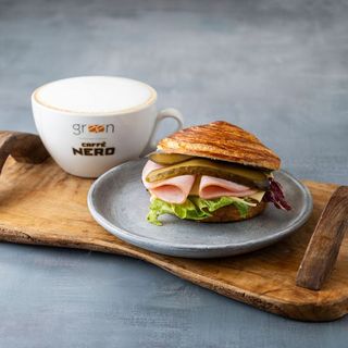 Zestaw francuski z kawą