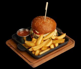 Бургер Сheese Burger з яловичою котлетою та сирним соусом (400г)