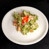 Салат Цезар зі слабосолоним лососем (300г)