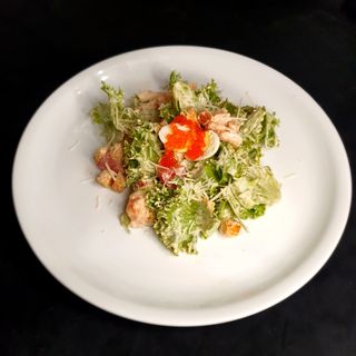 Салат Цезар зі слабосолоним лососем (300г)