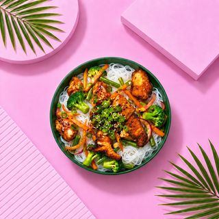Wok Funchoza Pui Chinezesc