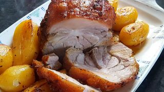 Rulada din purcelus de lapte la cuptor