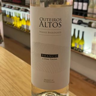 Outeiros Altos Branco De Tintas 2022