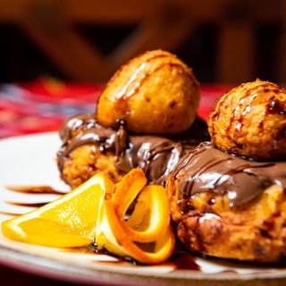 Papanași cu Nutella și ciocolată