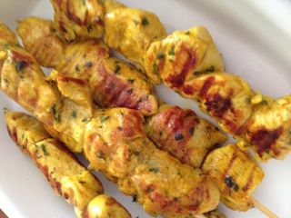 Plato De Pinchitos De Pollo (2 Uds.)