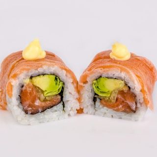 429. Salmón Roll Flambeado, 8 piezas